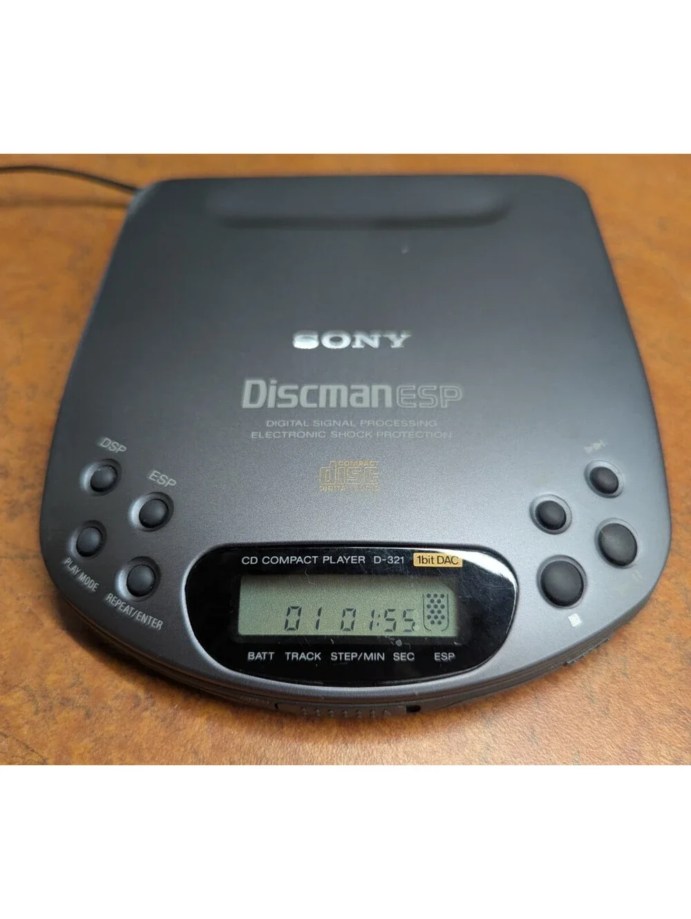 Sony D-321 Discman with Case, Batteries, Charger, Headphones Portable CD Player